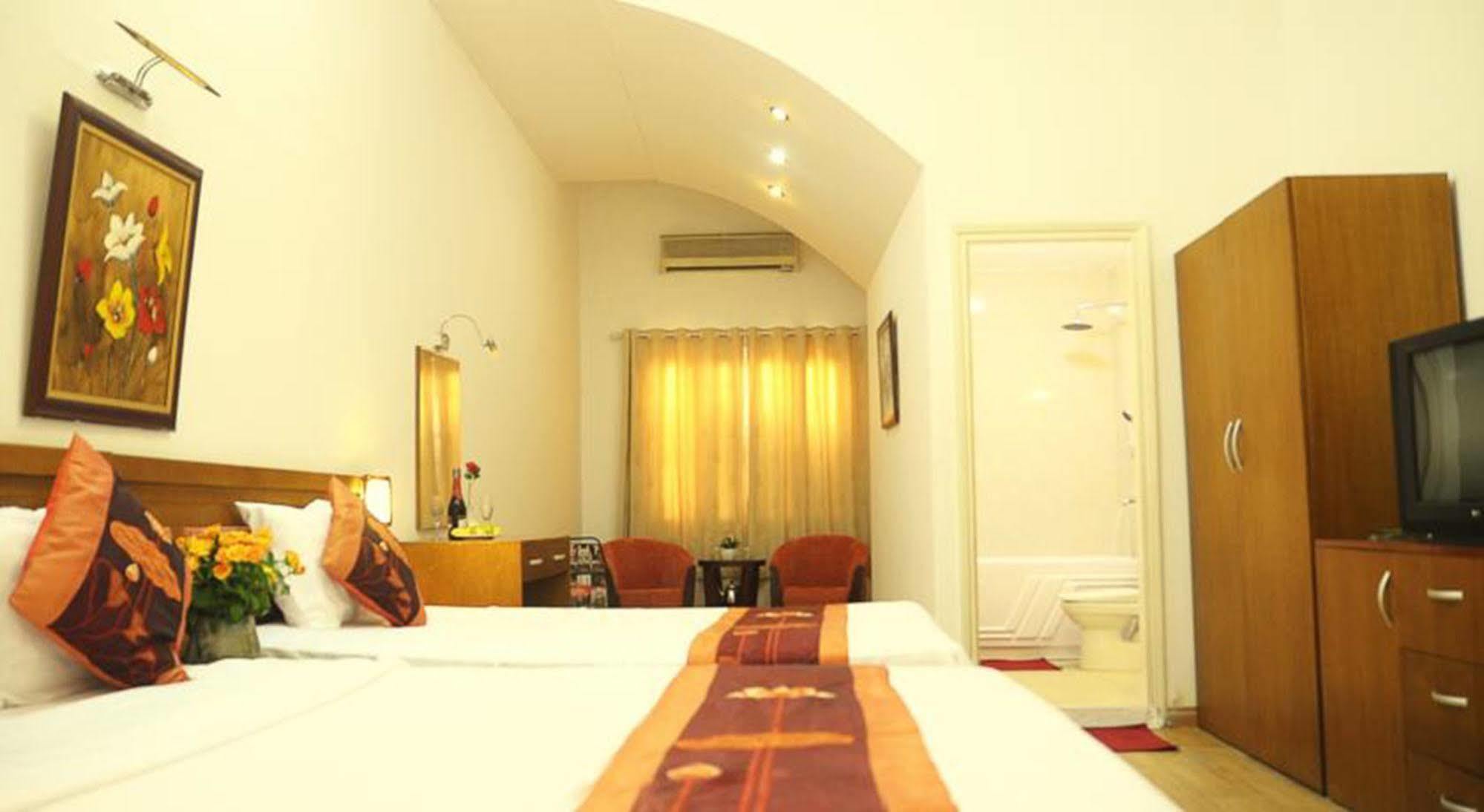 Hanoi Little Center Hotel Exterior photo