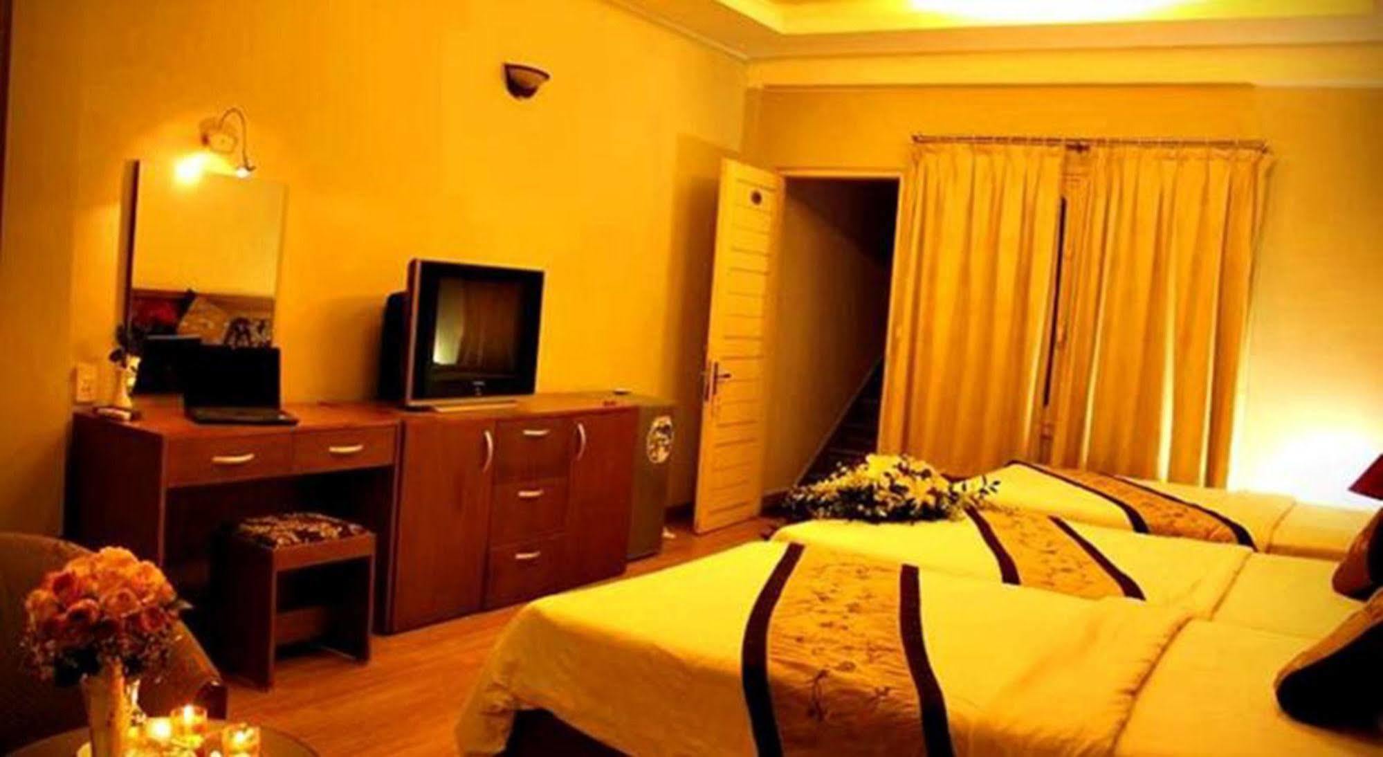 Hanoi Little Center Hotel Exterior photo